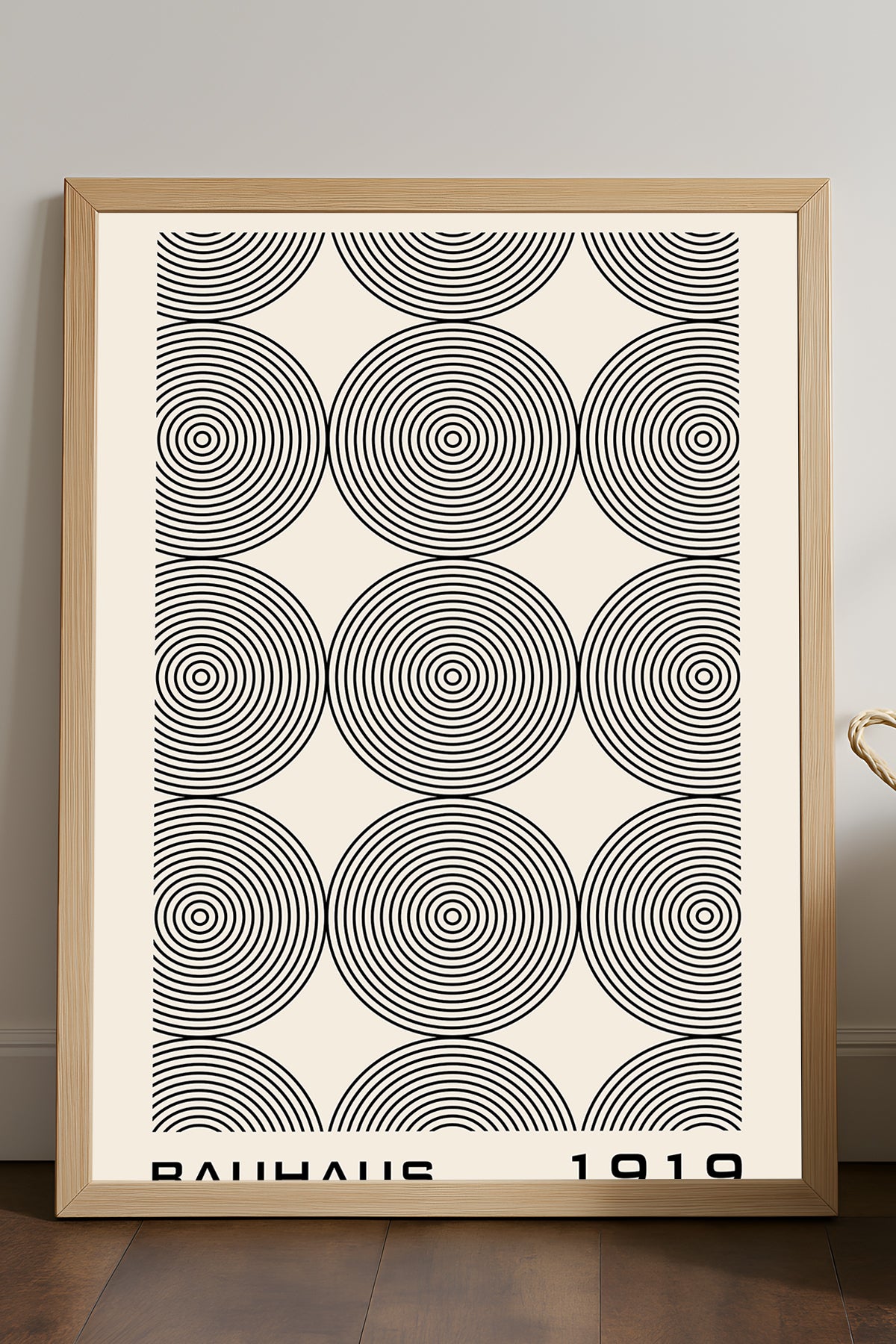 Bauhaus gri eş merkezli daire desenli posteri