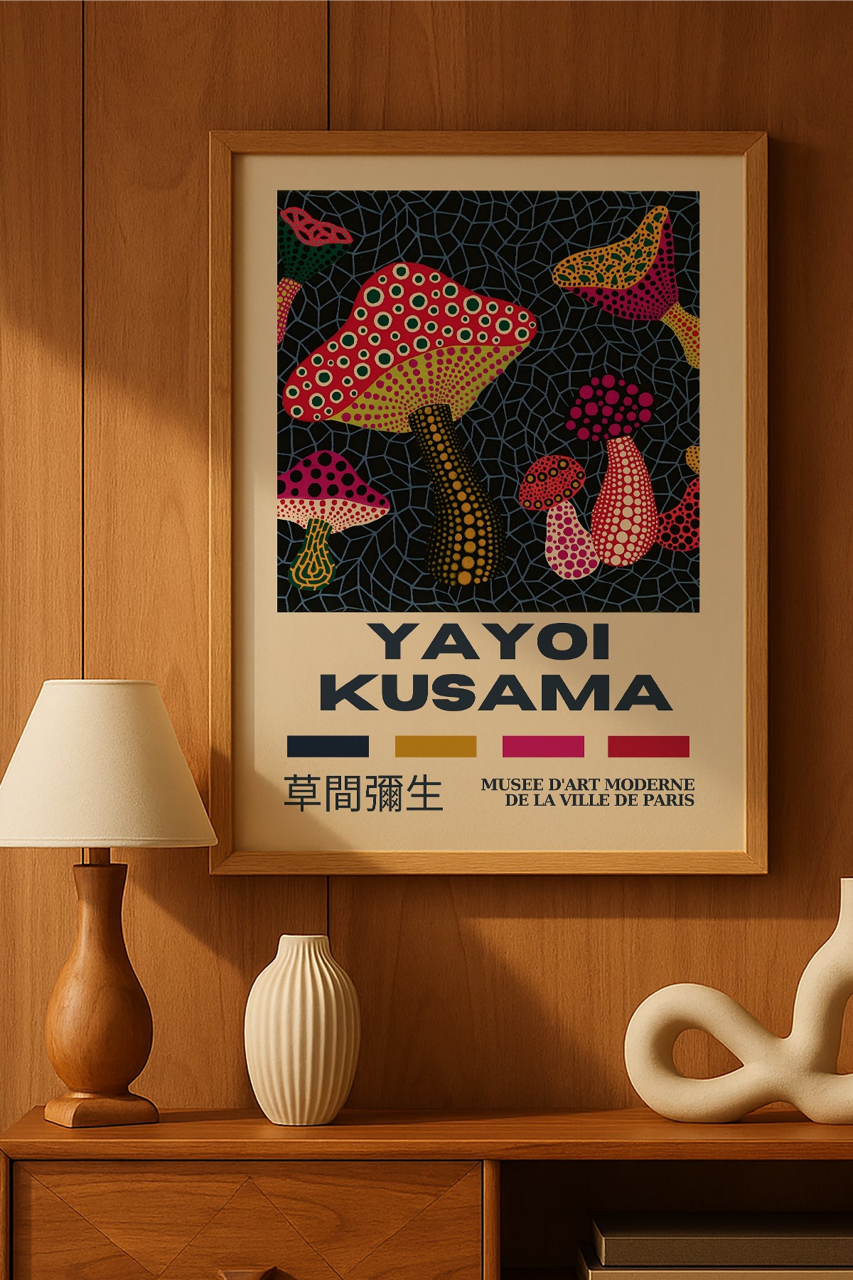 Yayoi Kusama kırmızı puantiyeli mantarlar koyu zeminli posteri – 2. görsel