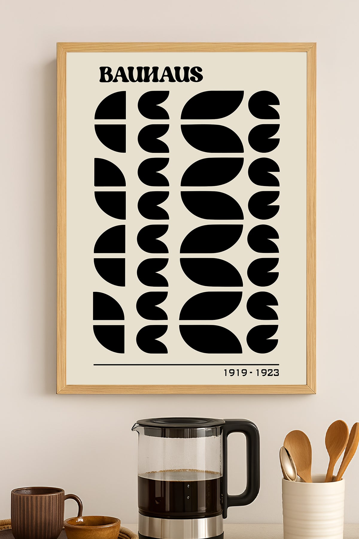 Bauhaus siyah hilal formları desenli monokrom posteri – 3. görsel
