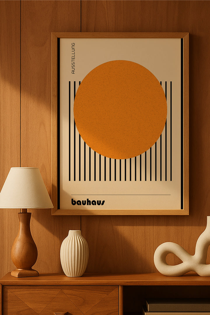 Bauhaus büyük turuncu daire siyah çizgili minimal poster – 2. görsel