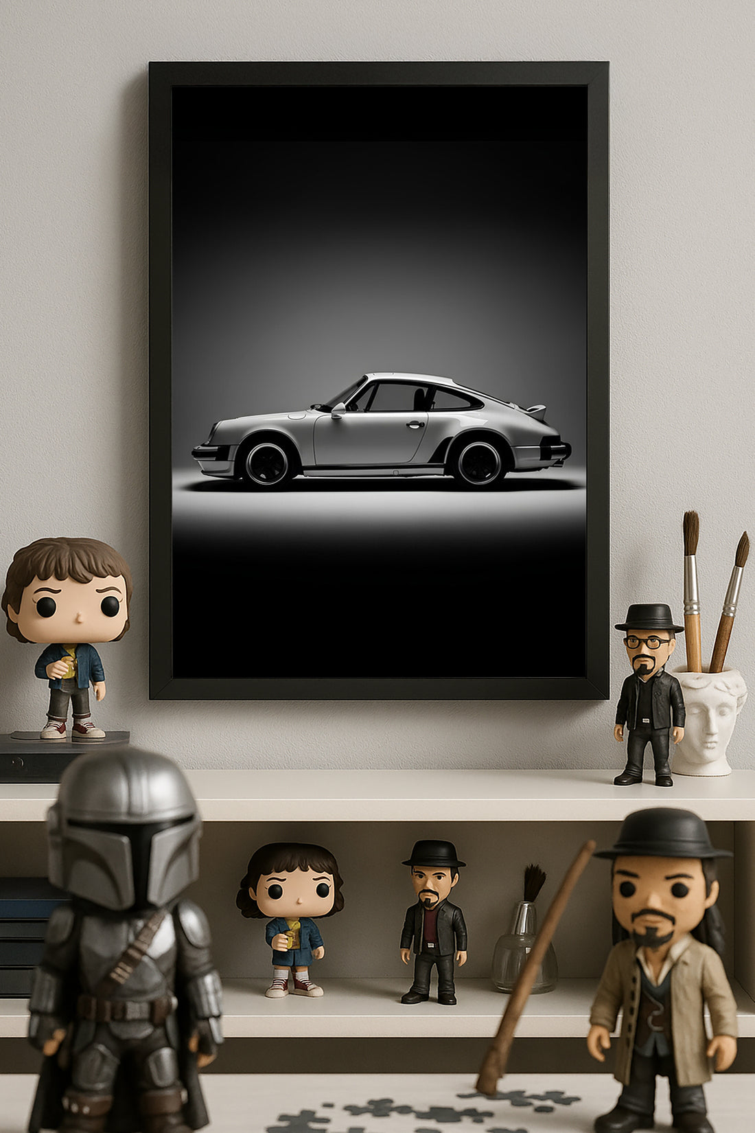 Karanlık stüdyo ışığında gümüş klasik Porsche 911 posteri – 2. görsel