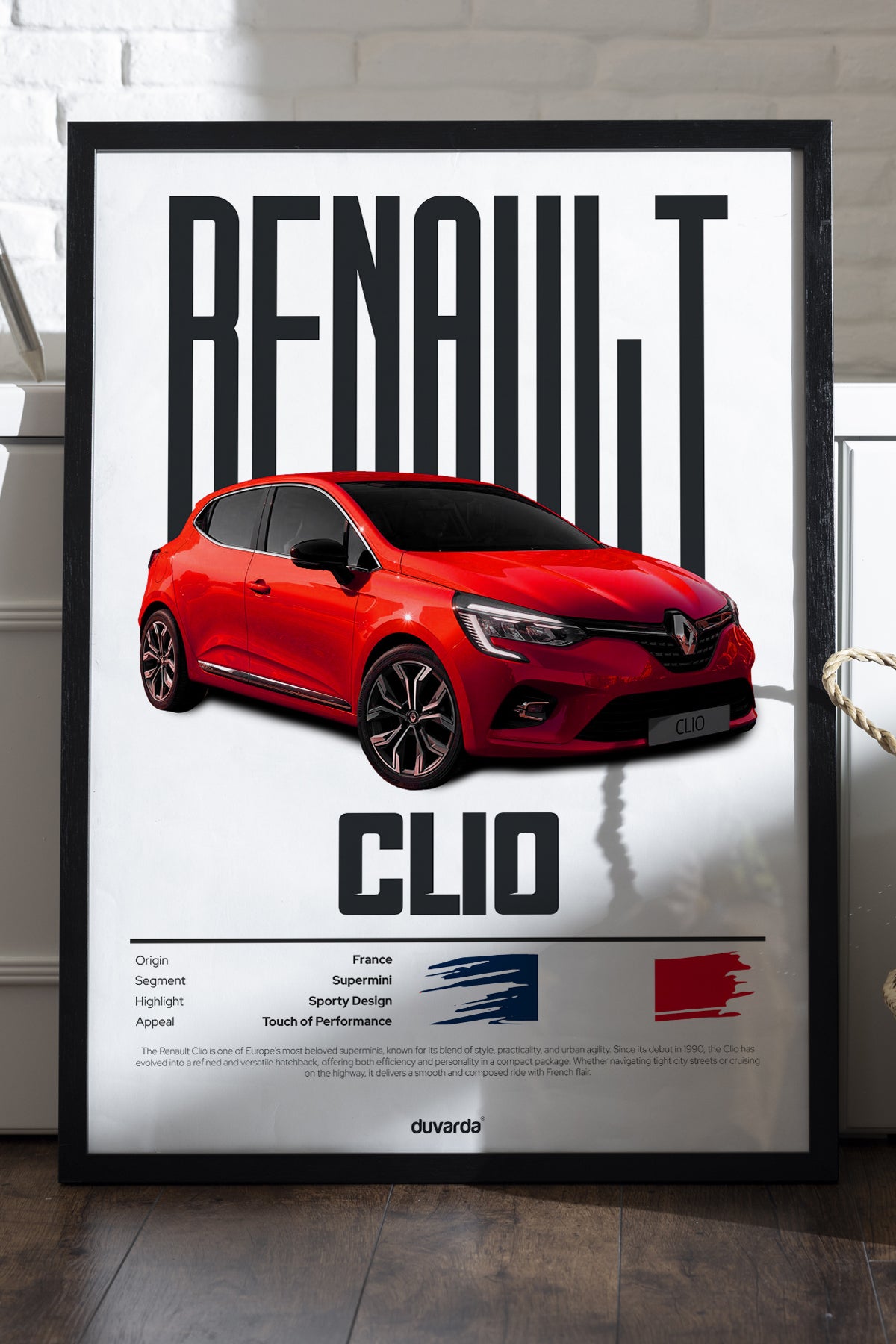 Dev Renault yazısı önünde kırmızı Renault Clio araba posteri