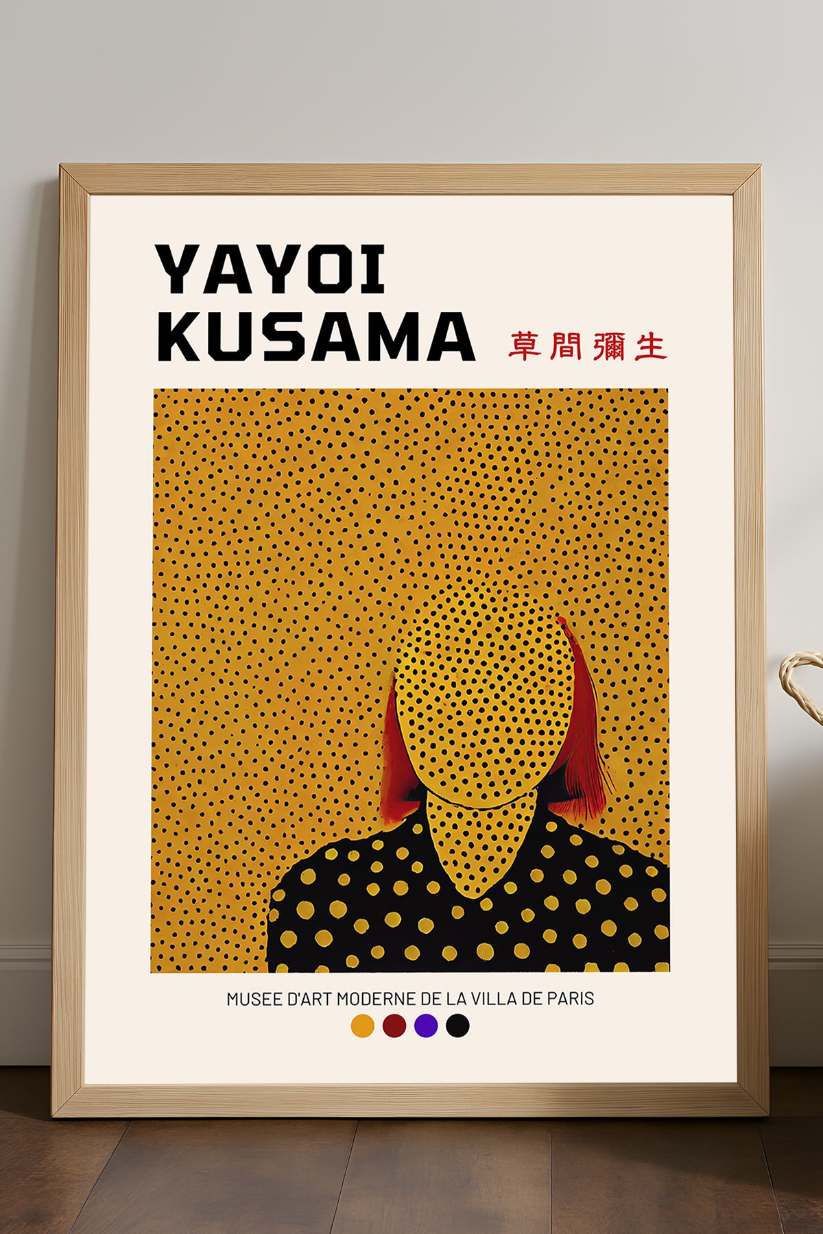 Yayoi Kusama sarı puantiyeli zemin ve figür sergi posteri