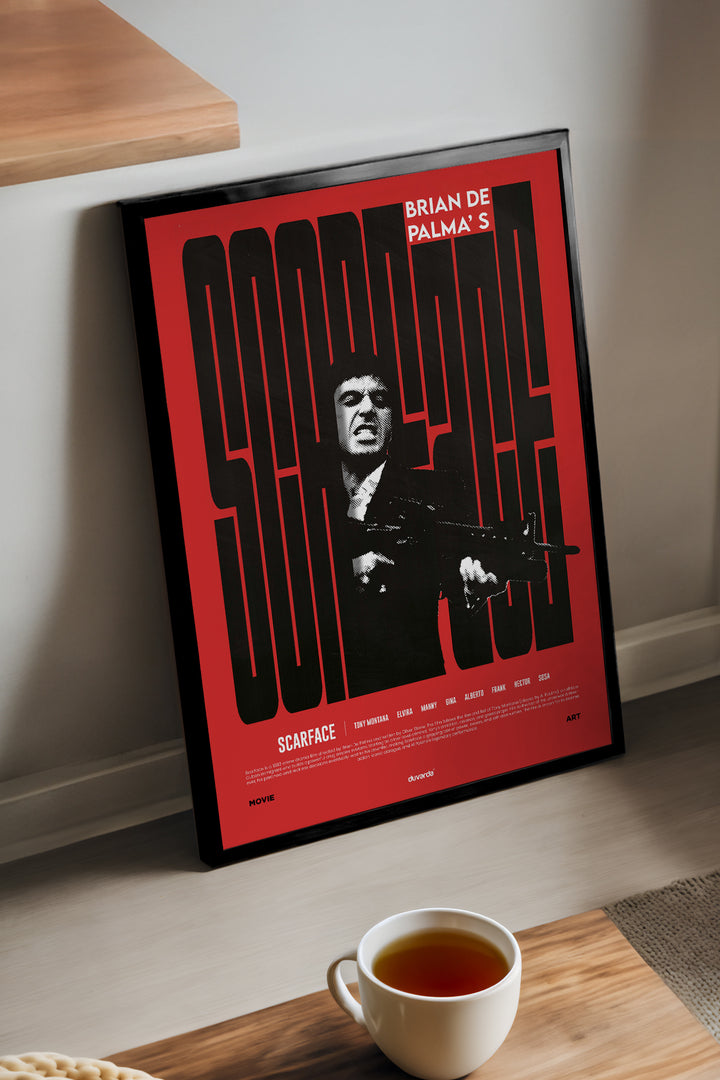 Kırmızı zeminde siyah tipografili Scarface film posteri – 2. görsel