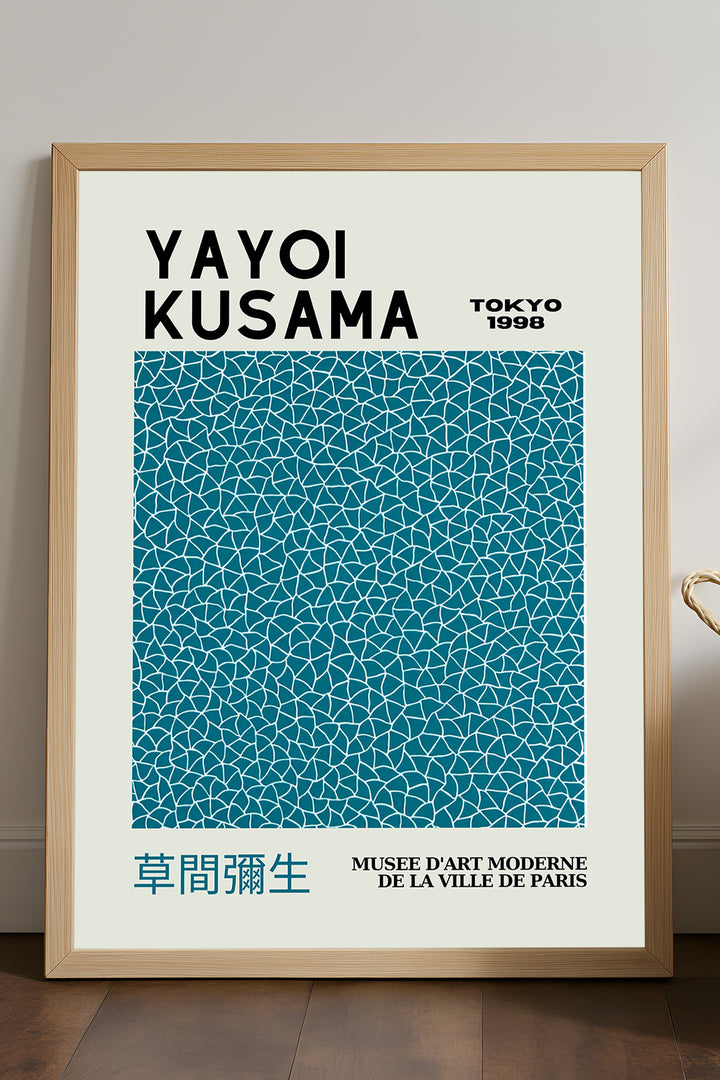 Yayoi Kusama petrol mavisi noktalı kare sergi posteri