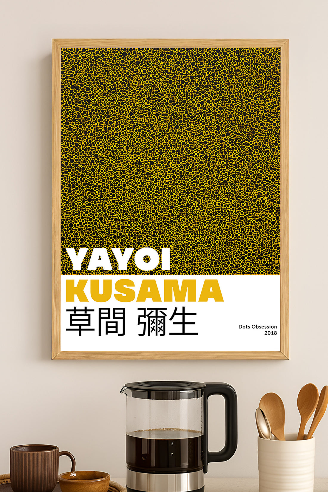 Yayoi Kusama hardal sarısı noktalı doku sergi posteri – 3. görsel