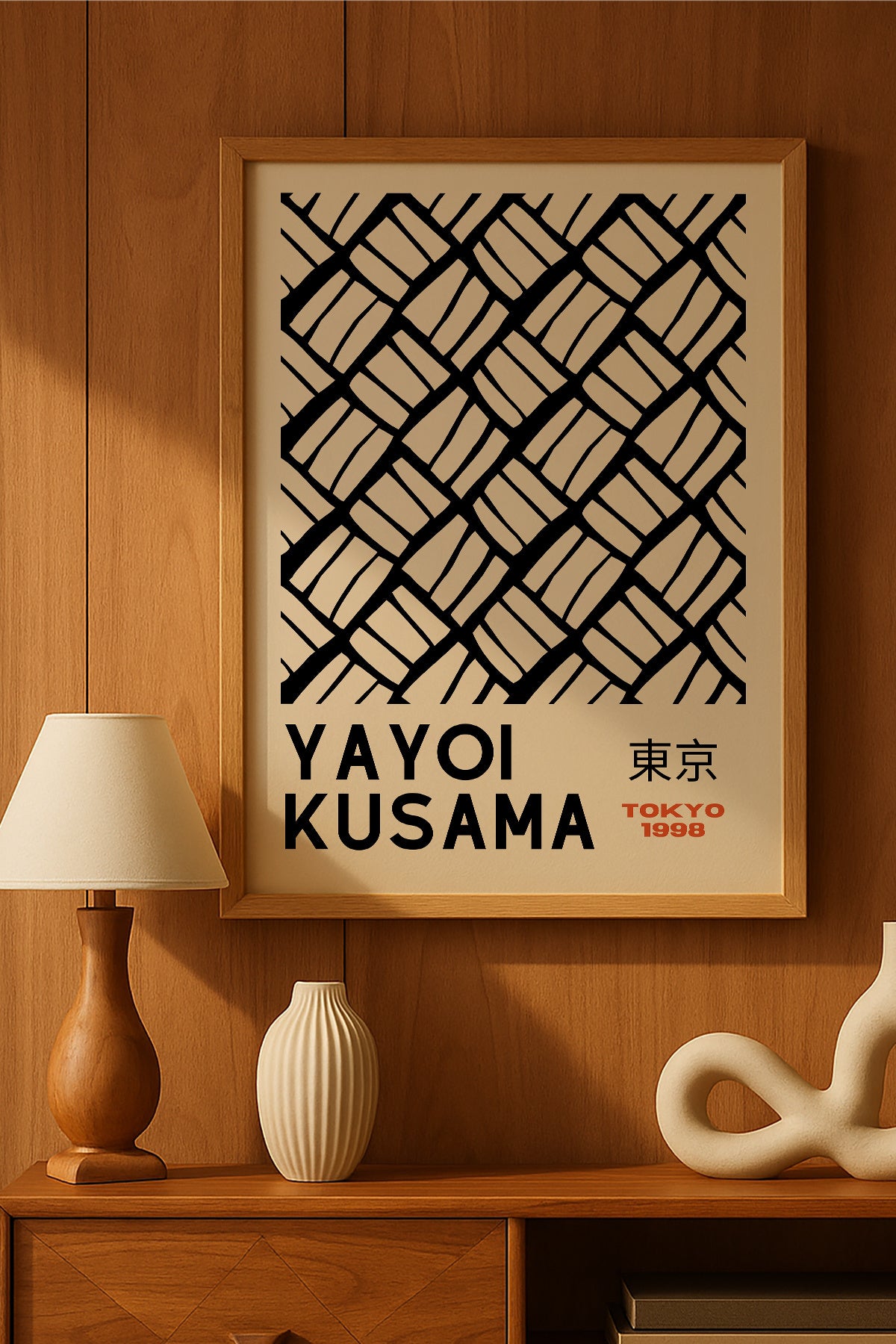 Yayoi Kusama siyah çapraz örgü desenli sergi posteri – 2. görsel