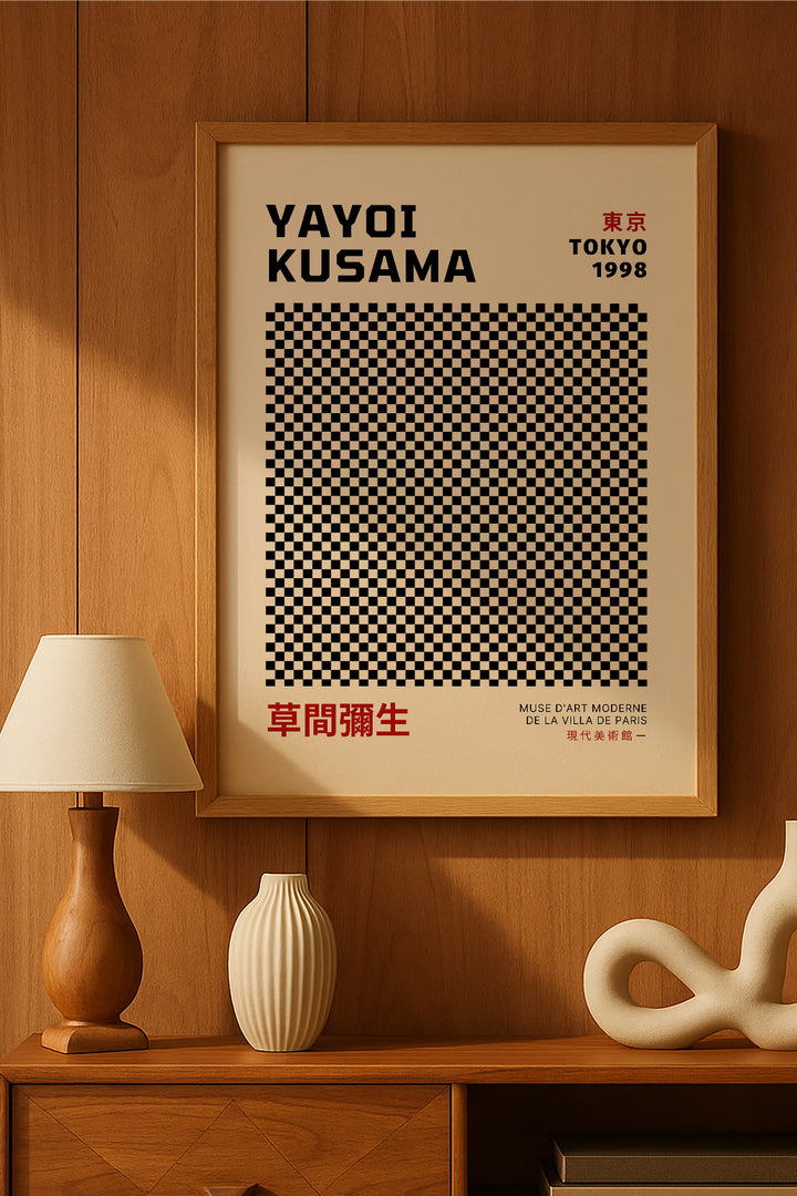 Yayoi Kusama siyah beyaz dama desenli sergi posteri – 2. görsel