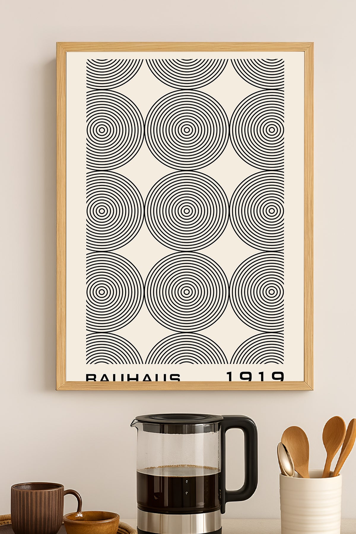 Bauhaus gri eş merkezli daire desenli posteri – 3. görsel