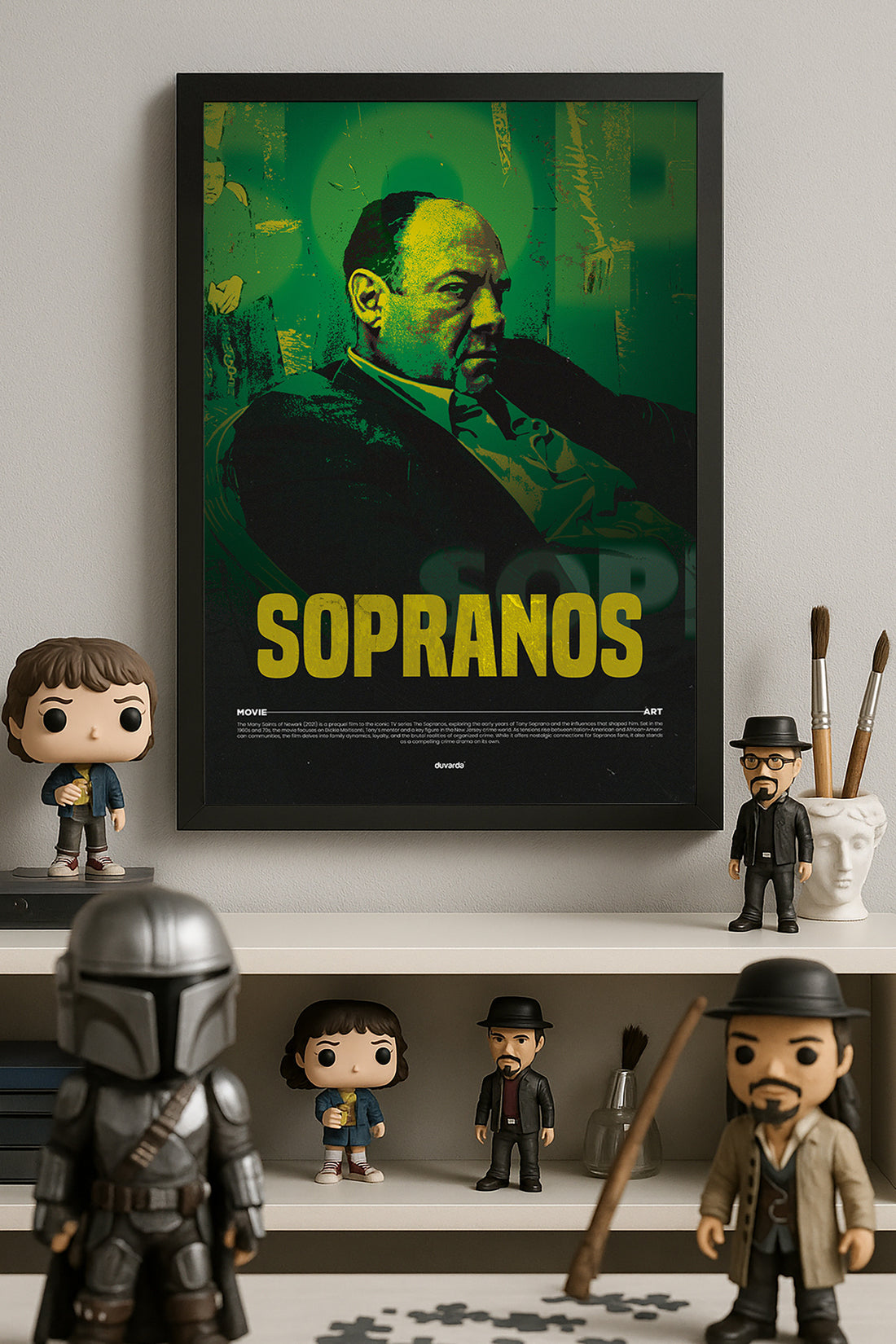 Yeşil tonlarda düşünceli adam portresi Sopranos dizi posteri – 3. görsel