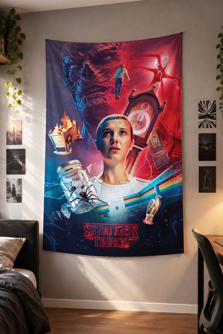 Mor kırmızı tonlarda karakter kolajlı Stranger Things duvar örtüsü – 2. görsel