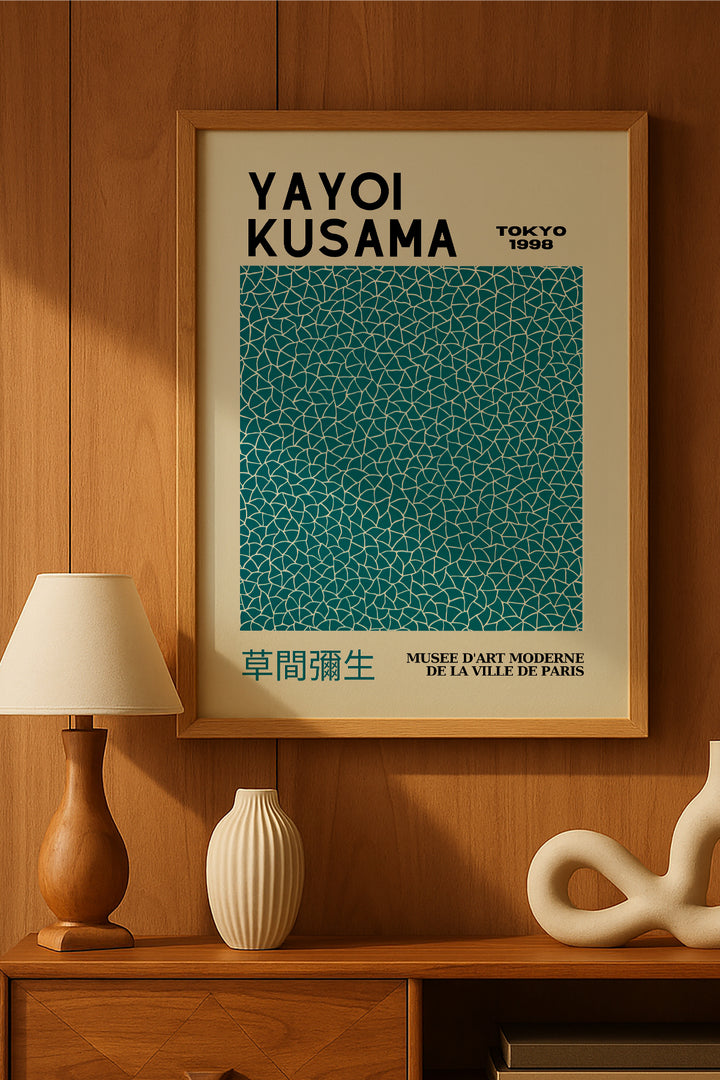 Yayoi Kusama petrol mavisi noktalı kare sergi posteri – 2. görsel