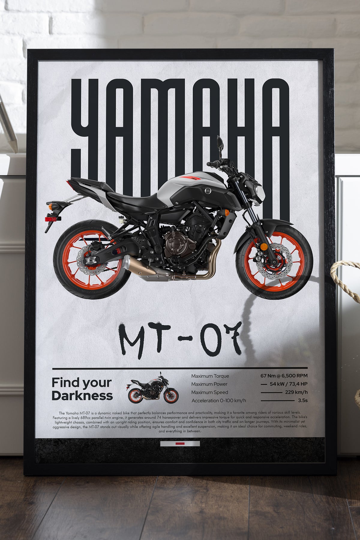 Yamaha MT-07 turuncu jantlı gri motosiklet posteri