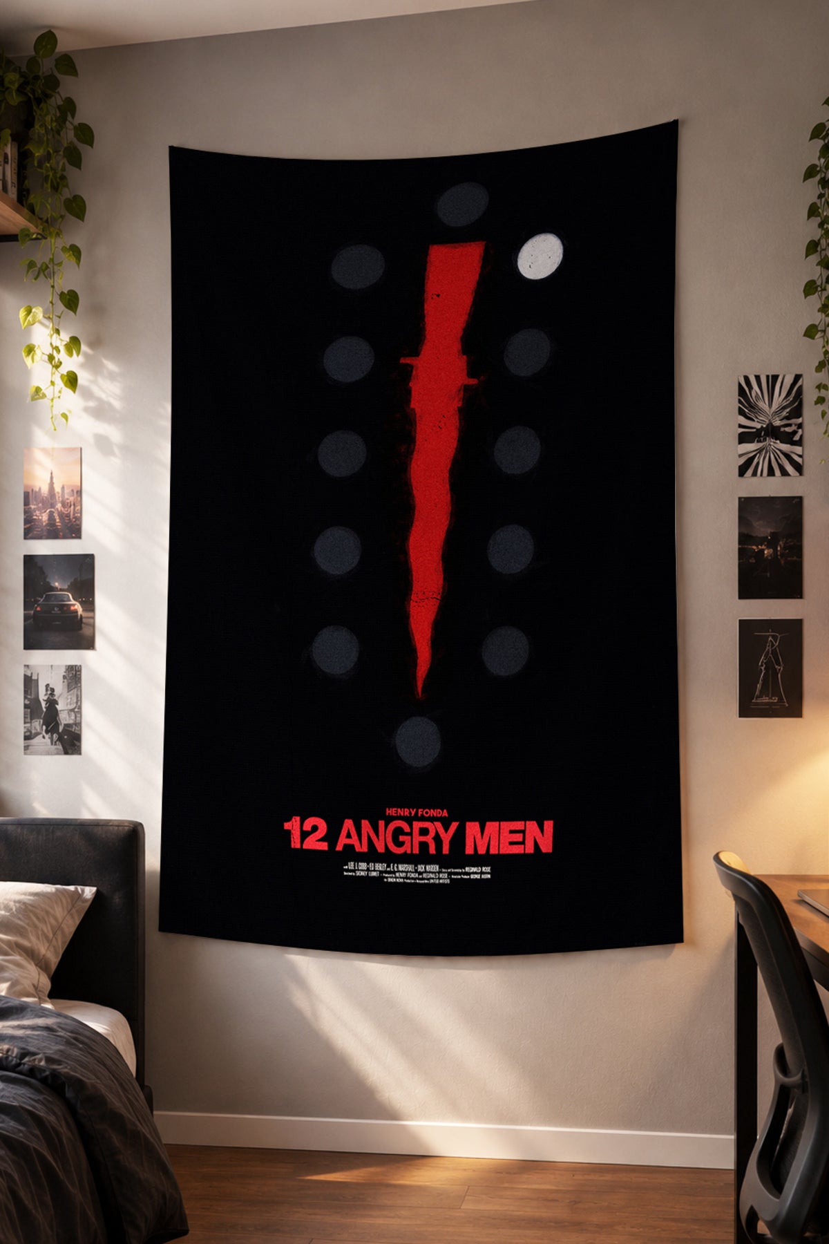 12 Angry Men siyah zemin kırmızı yırtık kumaş duvar örtüsü – 2. görsel