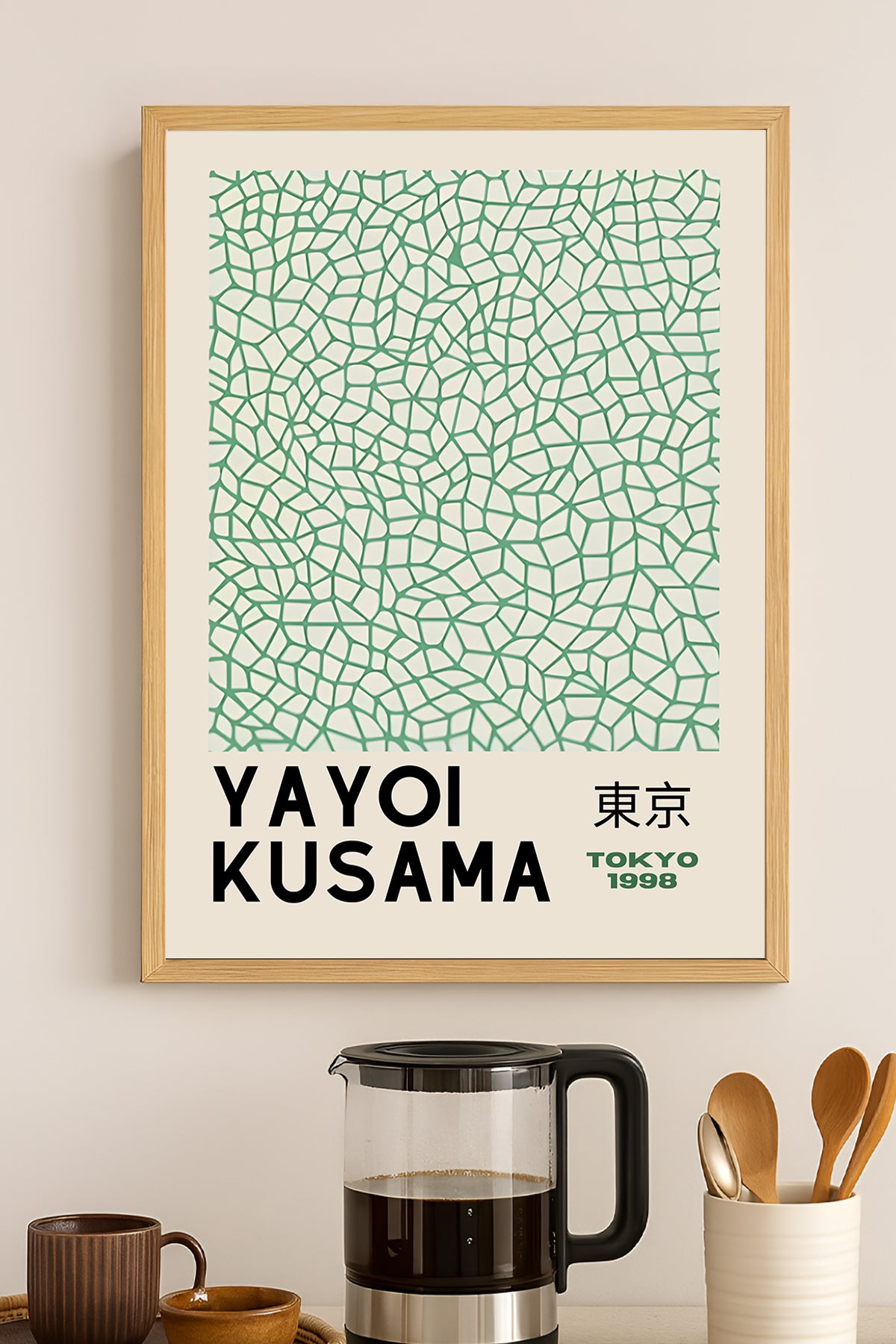 Yayoi Kusama mint yeşili ağ desenli pastel sergi posteri – 3. görsel