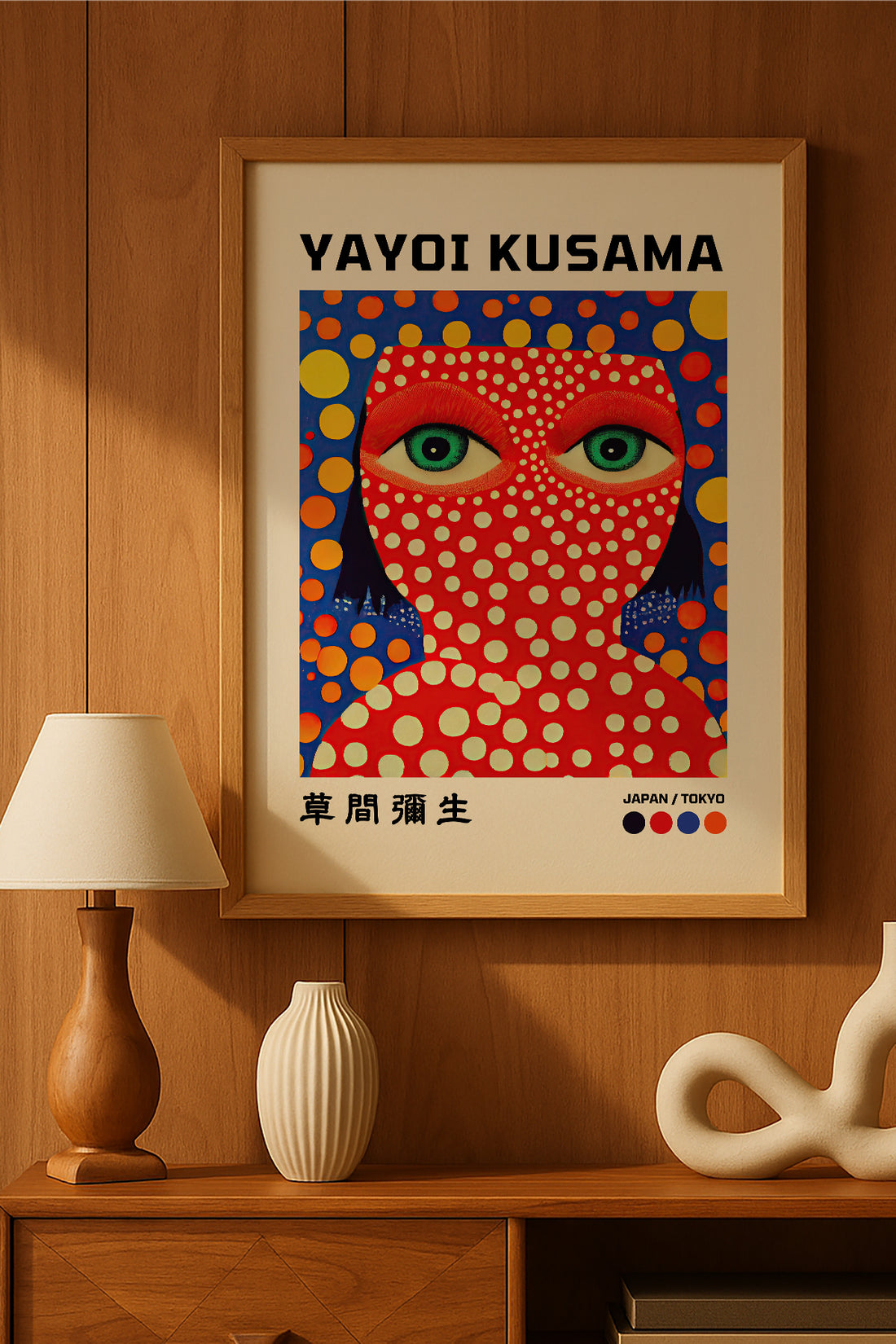 Yayoi Kusama kırmızı puantiyeli yüz portresi sergi posteri – 2. görsel