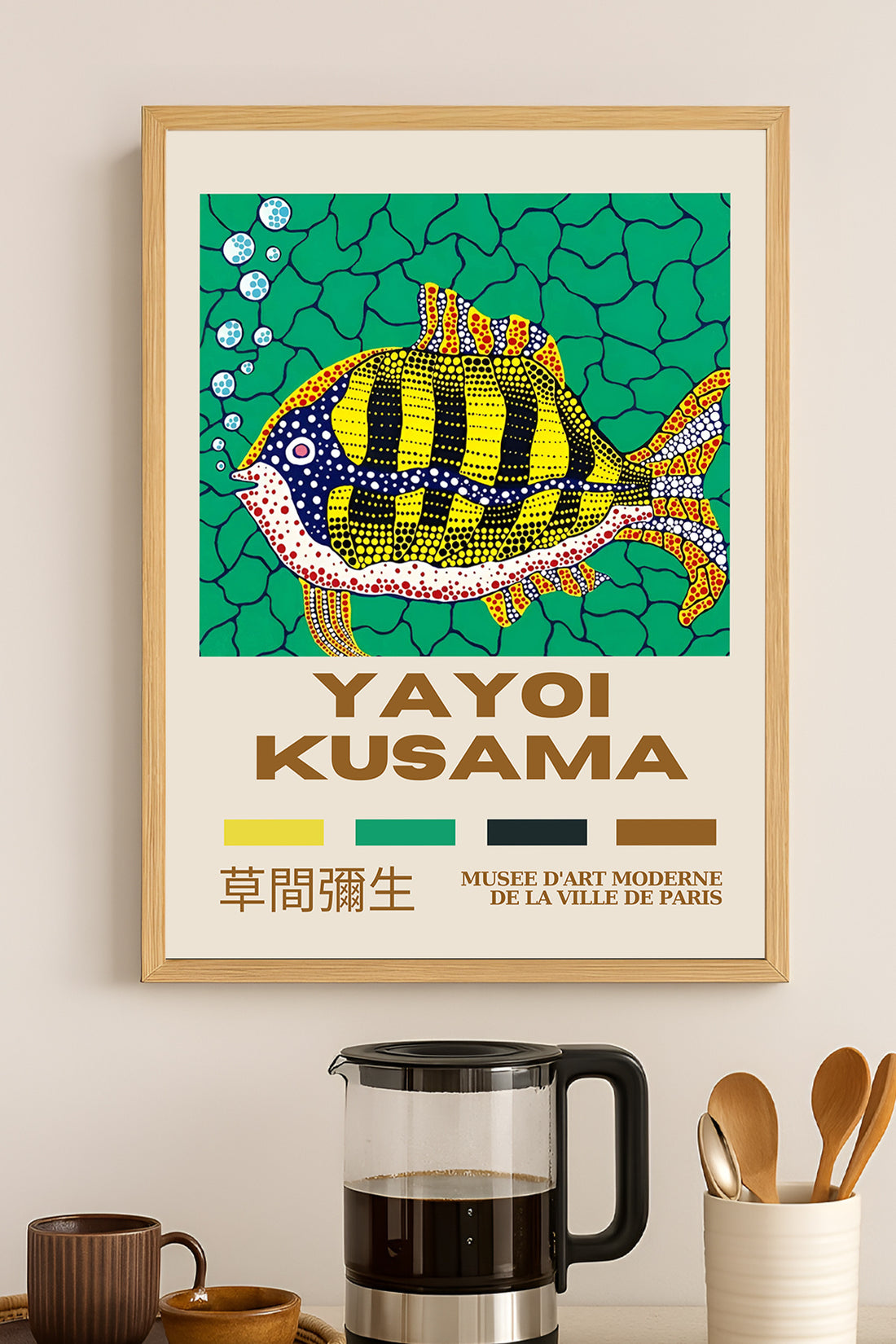 Yayoi Kusama sarı siyah çizgili balık sergi posteri – 3. görsel