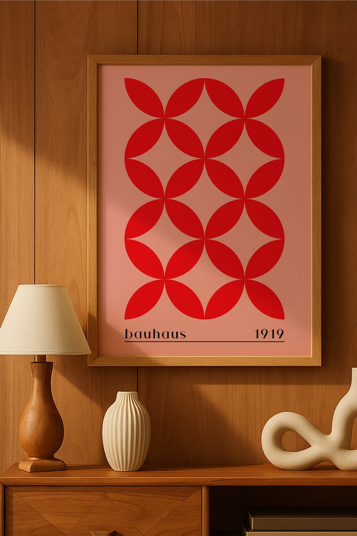 Bauhaus pembe zeminde kırmızı geometrik desen posteri – 2. görsel