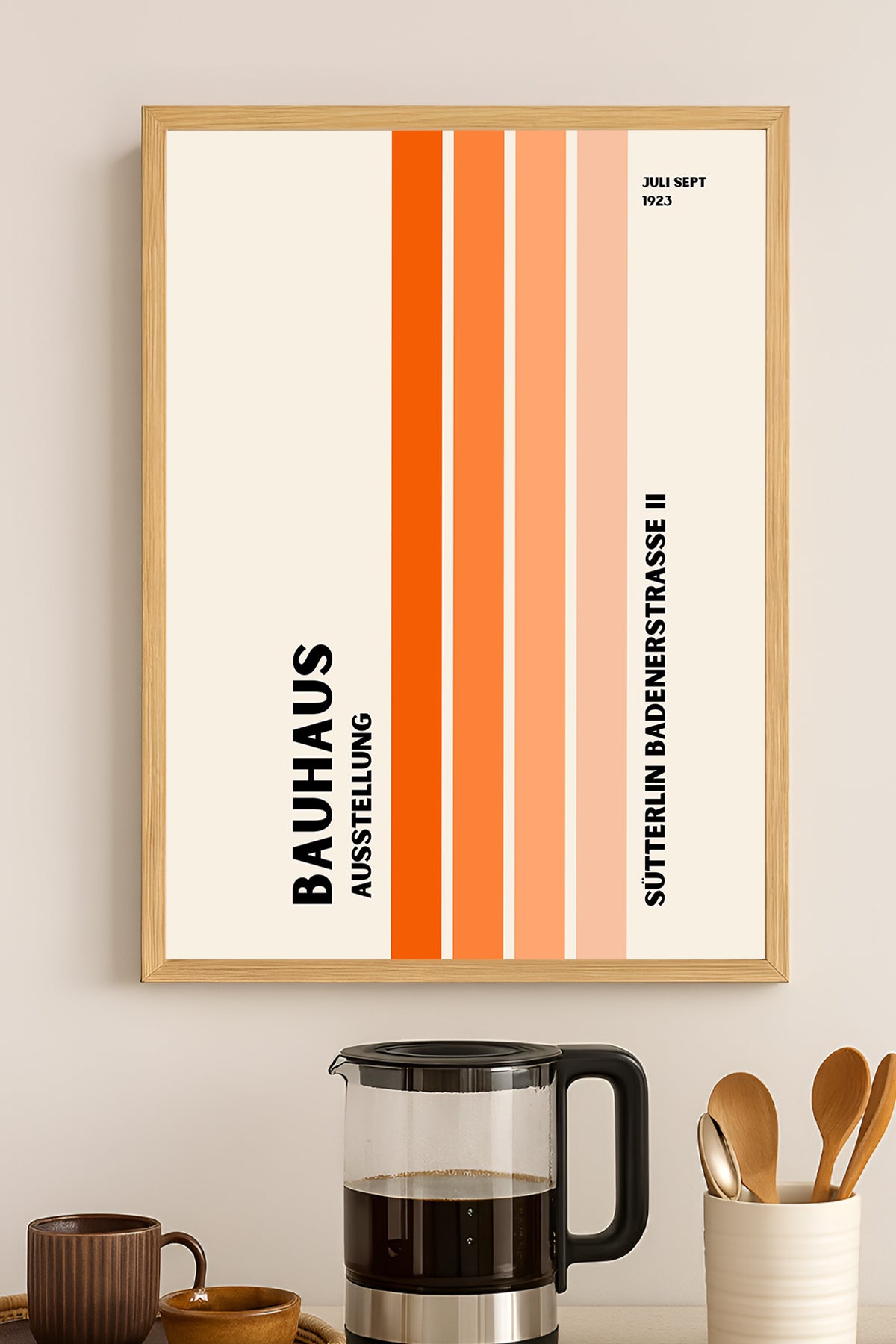 Bauhaus turuncu dikey şeritli minimal posteri – 3. görsel